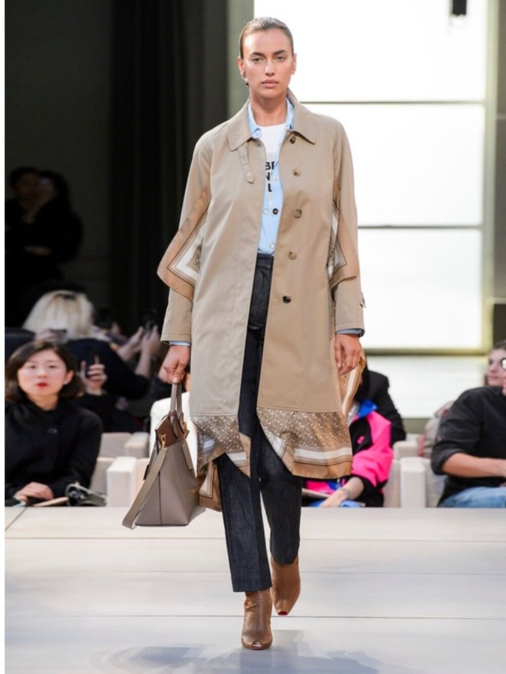 Burberry RUNWAY Scarf Trench Coat US 6 (UK 8/EU 40) Buckle Strap Long Sleeves - Picture 2 of 16